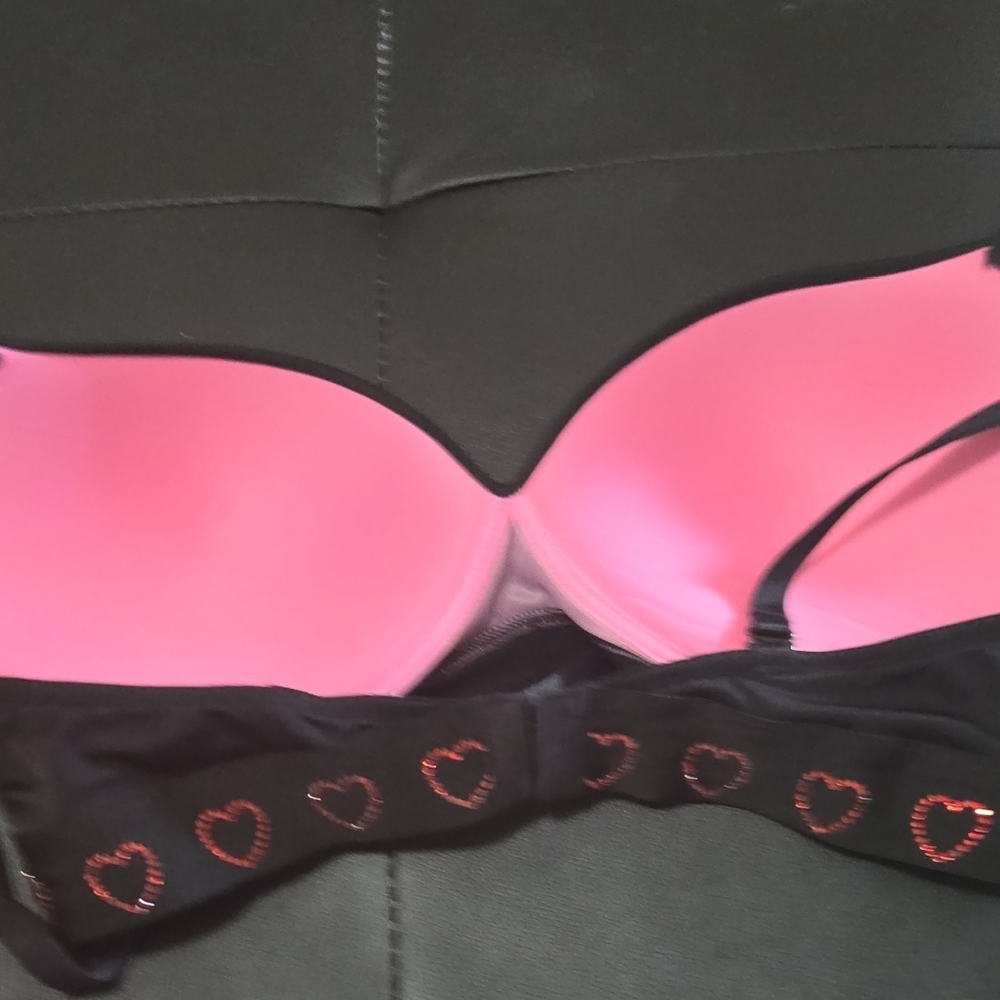 Victoria's Secret Black and Red Heart Bra - Picture 6 of 7